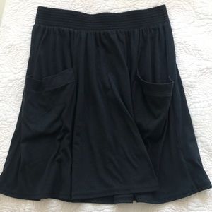 BDG black skirt with two front pockets